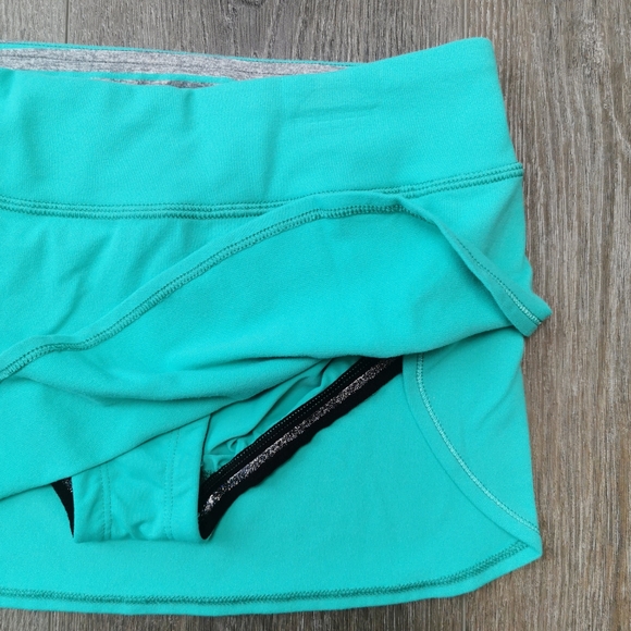 SIZE 10 IVIVVA ATHLETICA FREE SKATE SKIRT EUC - Picture 3 of 5